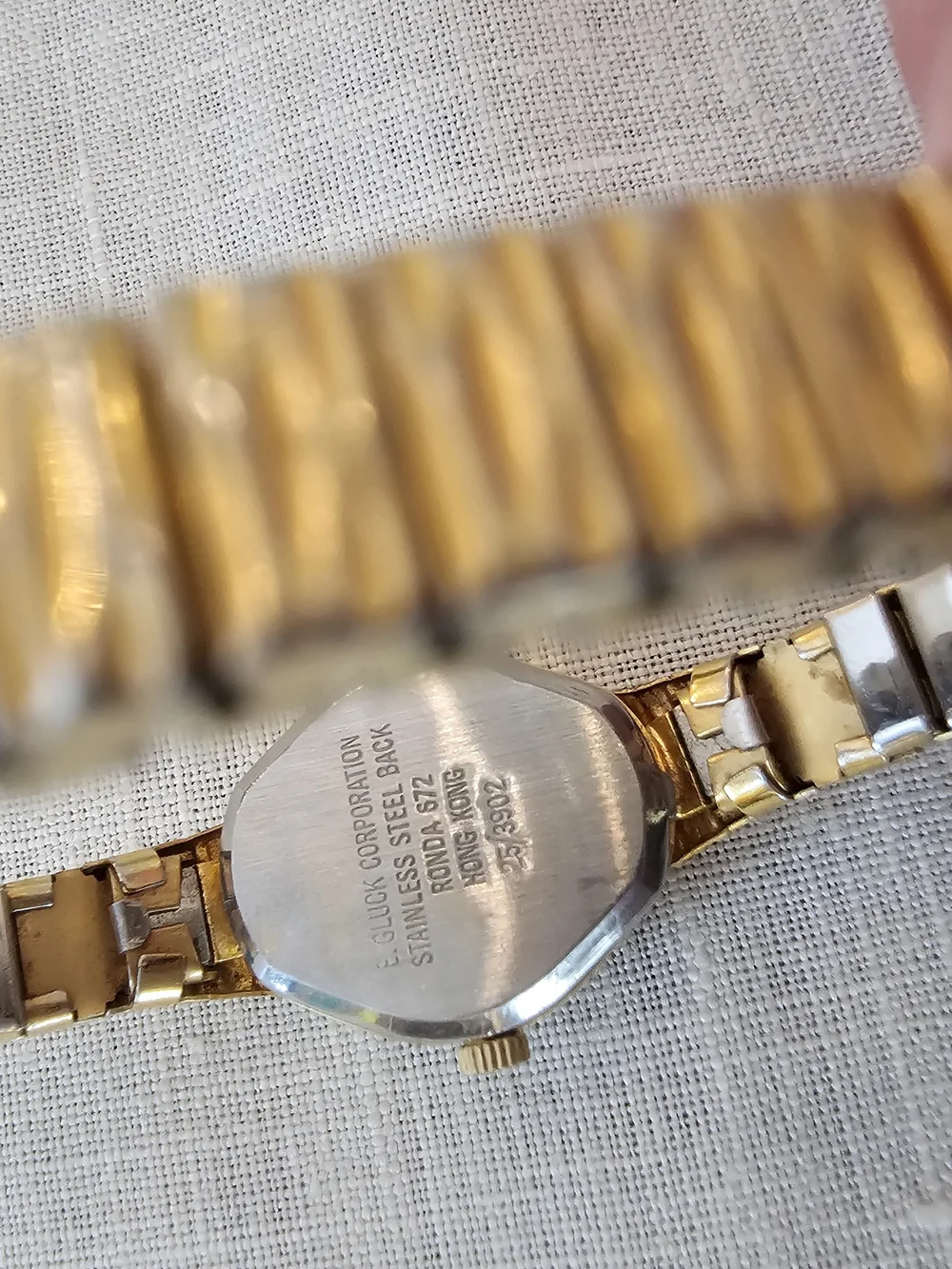 Vintage Armitron Quartz Women's Gold Tone Oval Analog Watch- For Parts /Repair